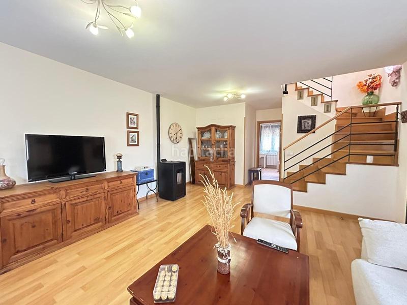 Foto 9126c430-c5c0-4ad1-9677-19d1f490b279. Maison jumelée avec chauffage dans Pioz