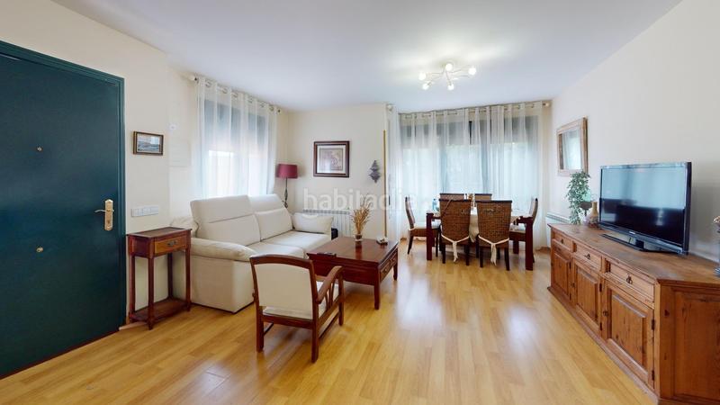 Foto 9e7dc302-6432-4d30-bd5f-509f3e87ea61. Maison jumelée avec chauffage dans Pioz