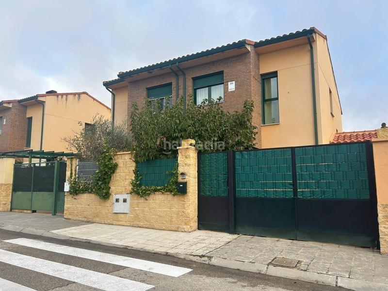 Foto f653aae7-d13c-47e2-998a-07bb382d7c1e. Maison jumelée avec chauffage dans Pioz