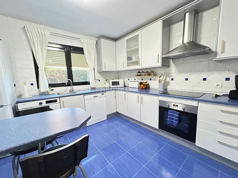 Foto 1616dc6e-2a5c-4818-96b4-789e70b102b8. Chalet mit heizung parking pool in Cabanillas del Campo