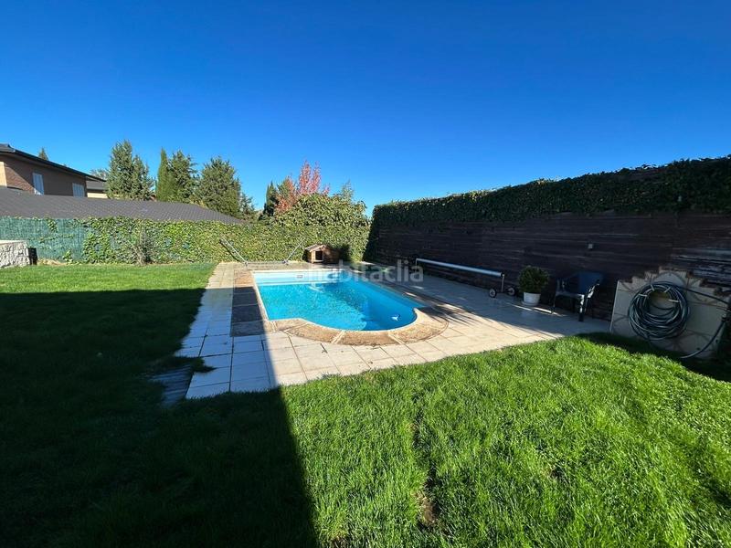 Foto 2a06ba8b-9778-4d98-8632-75f5921396e6. Chalet mit heizung parking pool in Cabanillas del Campo