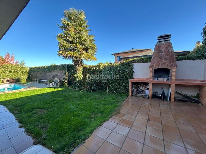 Foto a91ac916-8d9e-4b6e-accd-678ee4af1e91. Xalet amb calefacció aparcament piscina a Cabanillas del Campo