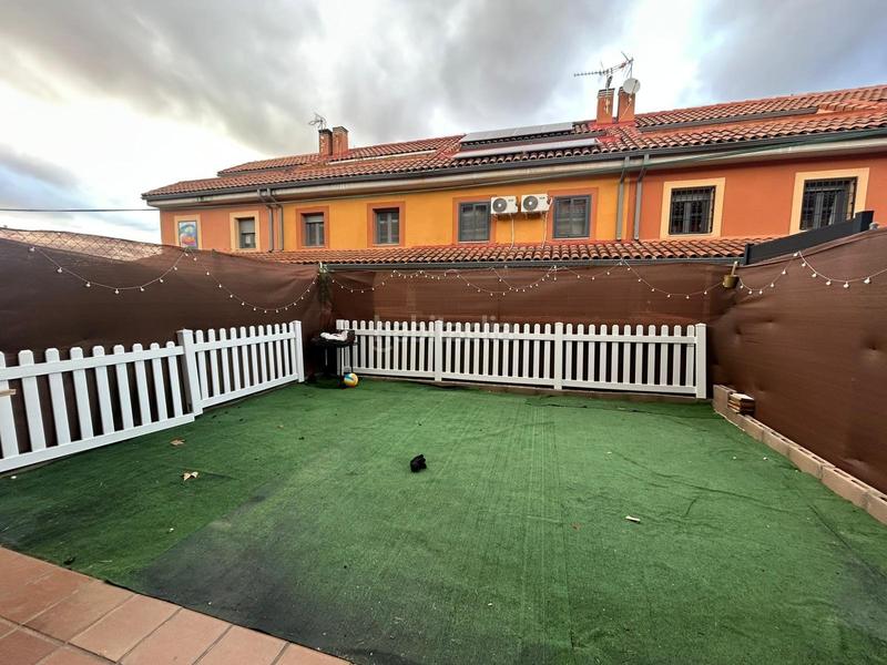 Foto 36c39aca-88ac-46f1-95c5-43ee07e24713. Chalet con parcheggio in Pioz