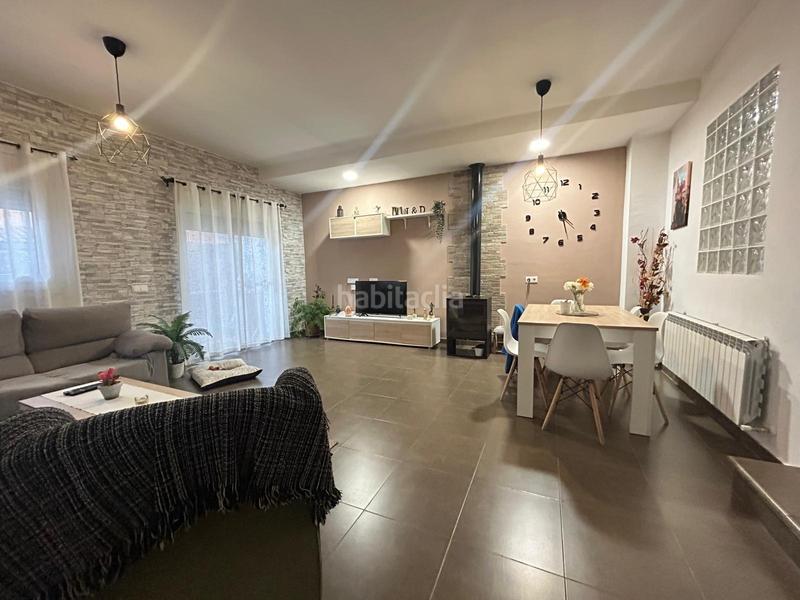 Foto dbc85149-f5bf-49bd-ac35-be741fc8b9d2. Chalet con parcheggio in Pioz