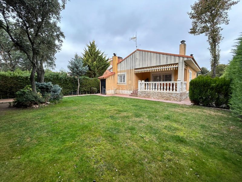 Foto f2a6c745-39d7-4de9-bb03-721df7734a60. Chalet  independiente en una planta en Pioz