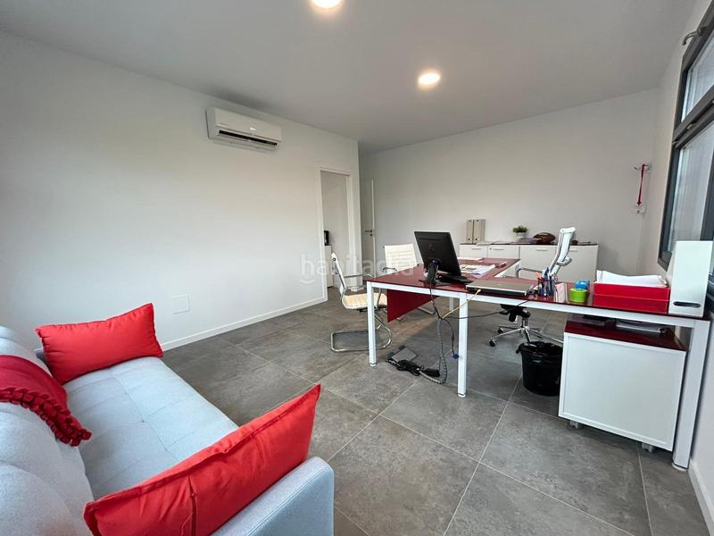 Foto 056c326e-d7bd-475a-abc7-eff08f0fea47. Fabrikhalle in Villalbilla pueblo Villalbilla