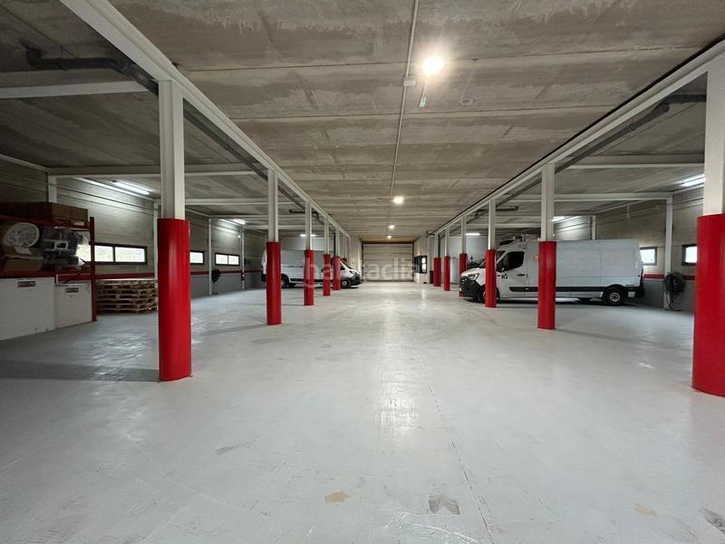 Foto 0b988a1f-300a-4296-aef5-69dbe60a87d3. Fabrikhalle in Villalbilla pueblo Villalbilla