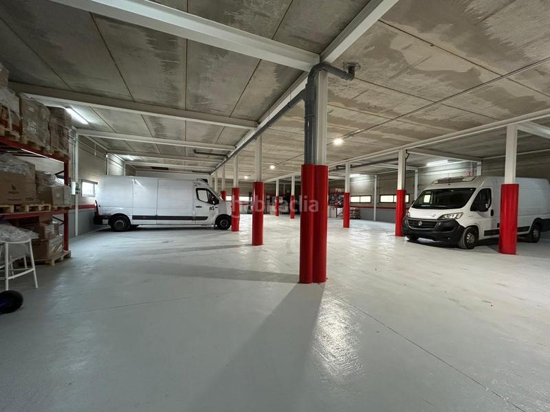 Foto 204f9555-d113-4fdb-ab92-52588f745913. Fabrikhalle in Villalbilla pueblo Villalbilla