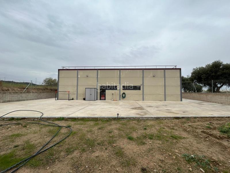 Foto 47d8dc3c-3d08-464f-b1b2-722ab9b7c459. Fabrikhalle in Villalbilla pueblo Villalbilla