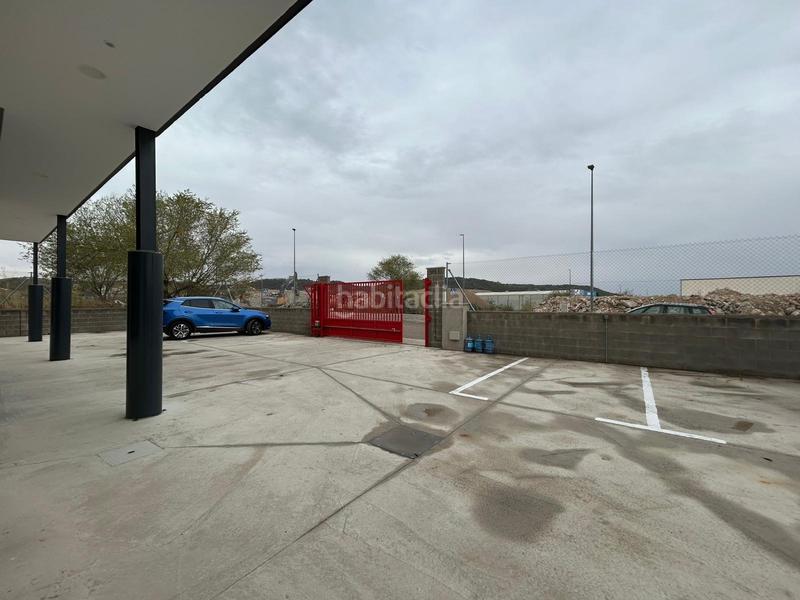 Foto 73653110-5233-4128-a827-e7a25203fd06. Fabrikhalle in Villalbilla pueblo Villalbilla