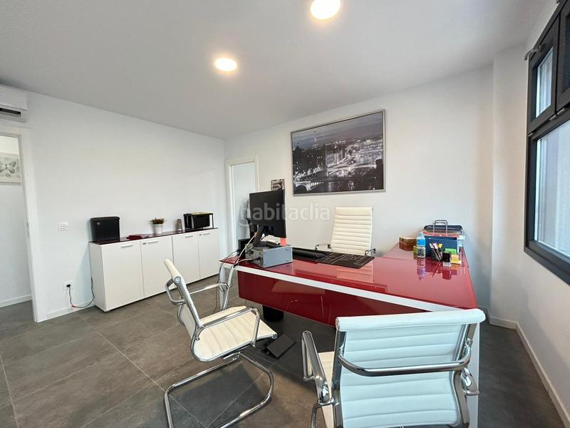 Foto 9775c300-9478-4369-8753-2fb084656c50. Fabrikhalle in Villalbilla pueblo Villalbilla