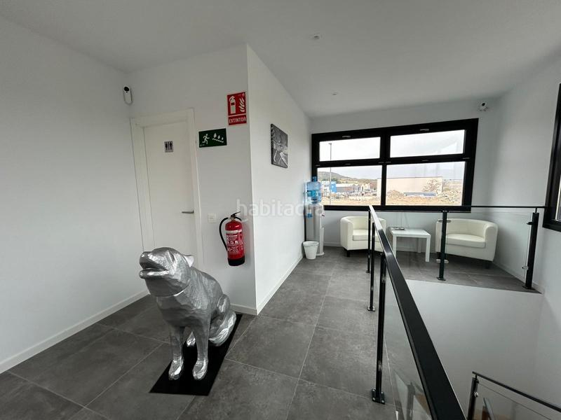 Foto b83fe405-c4c4-48b6-be9c-895253beb084. Fabrikhalle in Villalbilla pueblo Villalbilla