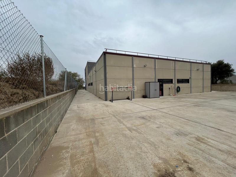 Foto d39da4c5-b938-4b1d-a385-ce52c24630da. Fabrikhalle in Villalbilla pueblo Villalbilla