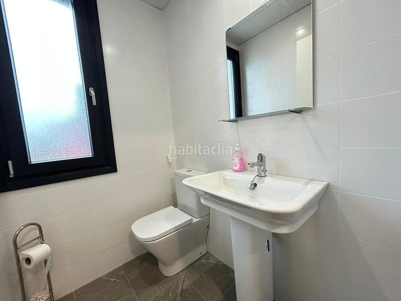 Foto d4d8750c-c80f-46da-aed2-0e29e6ff9bb8. Fabrikhalle in Villalbilla pueblo Villalbilla