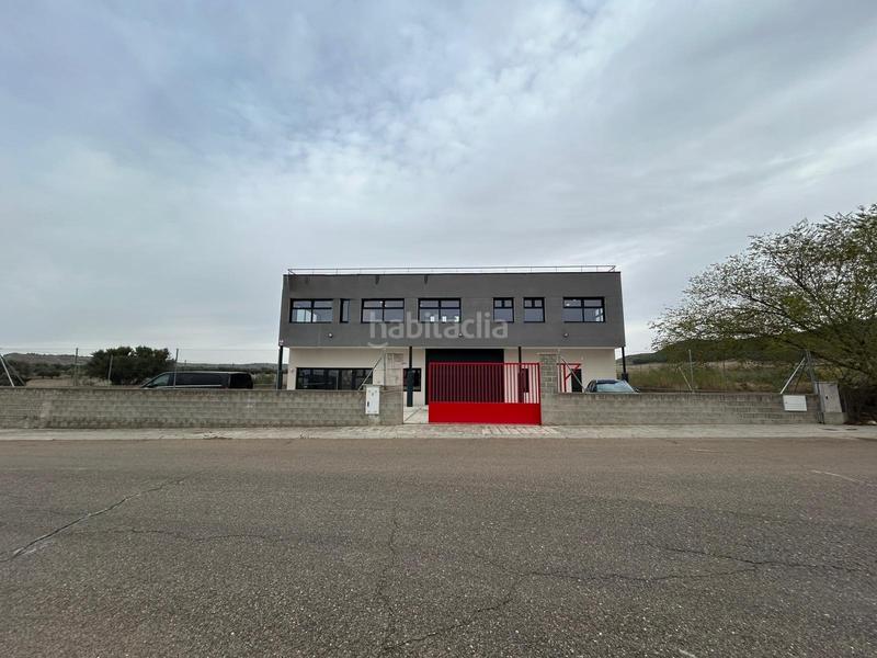 Foto db71225f-8790-4429-82cd-7c5edcb74e7c. Fabrikhalle in Villalbilla pueblo Villalbilla