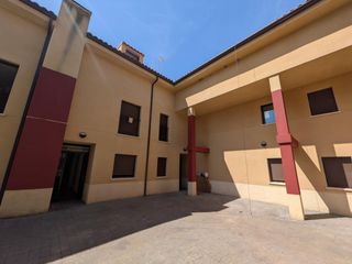 Piccolo appartamento in Armuña de Tajuña. Viviendas con garaje en armuña de tajuña.