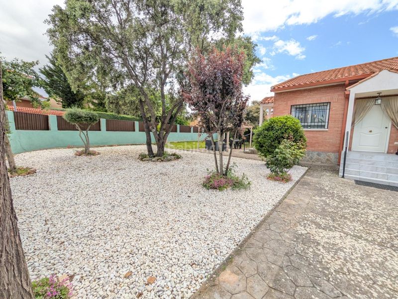 Foto 1277a0f2-9a2c-41bc-8a6c-15a7e362cefe. Chalet  independiente urbanizacion la arboleda guadalajara en Pioz