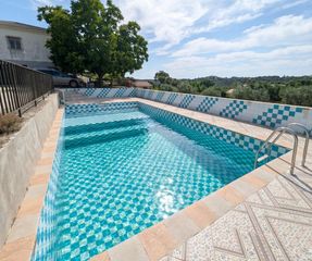 Chalet in Hontoba. Chalet con piscina en urbanización el mirador, hontoba