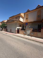 Casa adossada a Villalbilla Pueblo. Chalet adosado en villalbilla