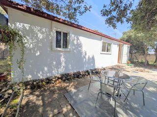 Casa a Hontoba. Venta parcela con mobil home