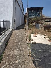 Residential Plot in Escariche. Terreno urbano con construcción en escariche