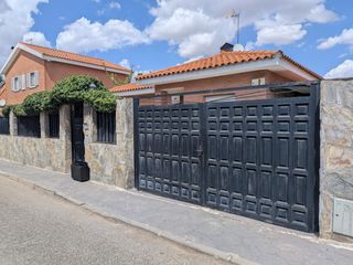 Chalet in Pioz. Chalet independiente en pioz