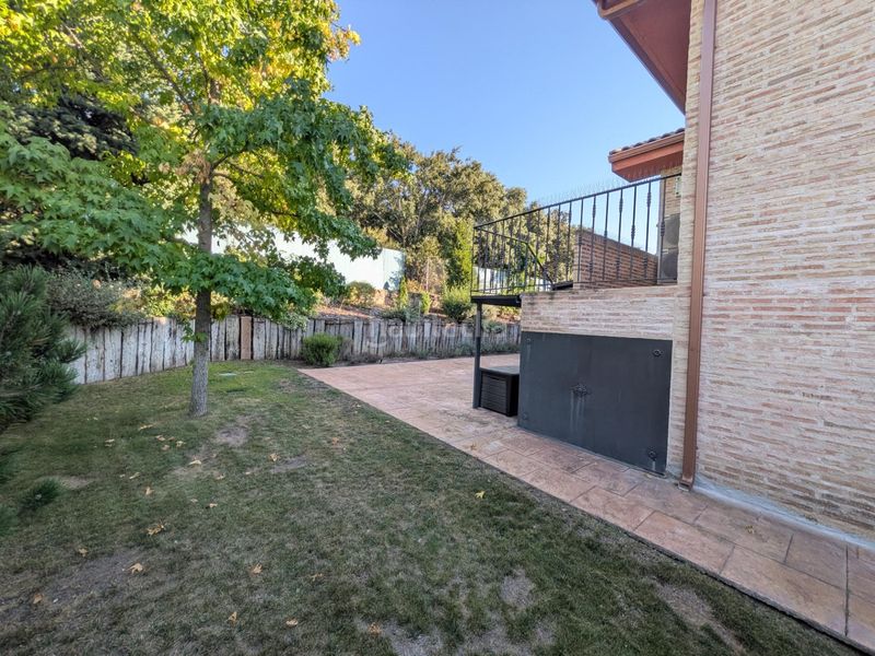 Foto ba4b8348-794b-4e40-ab85-528124204df3. Chalet venta chalet urbanizacion sotolargo. en Valdeaveruelo