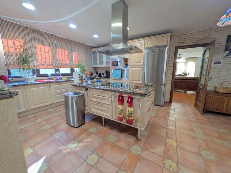 Foto d4d1d82c-2f4f-4c11-aba1-f10df03e495f. Chalet venta chalet urbanizacion sotolargo. en Valdeaveruelo
