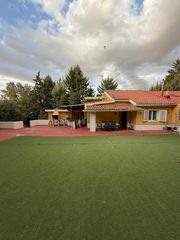Casa bifamiliare in El Robledal. Venta pareado villalbilla