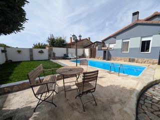 Chalet à Loranca de Tajuña. Chalet independente con piscina zona pioz