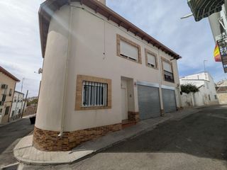 Semi detached house in Corpa. Casa adosada en corpa