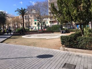 Aparcament cotxe a Arxiduc. Plaza alexandre fleming