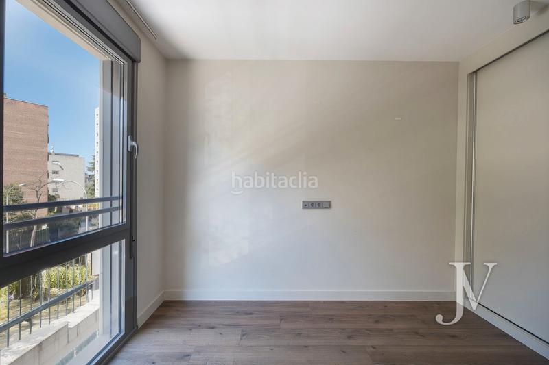 Foto 7e4651c5-77dc-415f-aff0-b452248725f3. Piso puerta de hierro: edificio del 2015, zonas comunes, piscina, padel, gym, 3 dormitorios con 2 baños, garaje, trasetro en Madrid