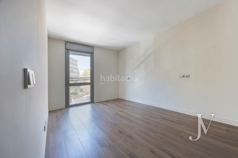 Foto ccdf125d-45a0-401a-959a-8a1cd978046c. Piso puerta de hierro: edificio del 2015, zonas comunes, piscina, padel, gym, 3 dormitorios con 2 baños, garaje, trasetro en Madrid