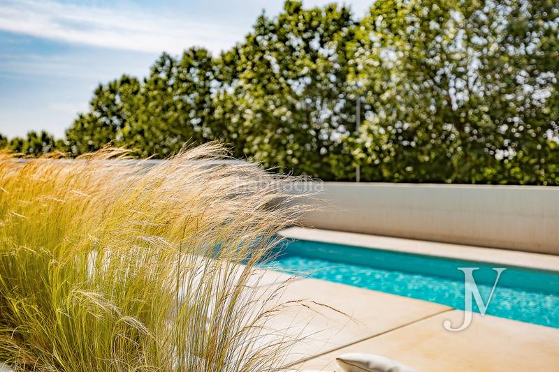 Foto 207042b7-404f-43c3-be20-9c2e3697cb8c. Xalet amb xemeneia calefacció aparcament piscina a Madrid