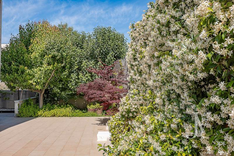 Foto 25817dd4-47d9-4503-8901-abd681396be7. Xalet amb xemeneia calefacció aparcament piscina a Madrid