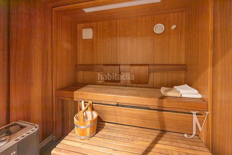 Foto 29e4223d-198d-4d63-83de-b3996bcd90a9. Xalet amb xemeneia calefacció aparcament piscina a Madrid