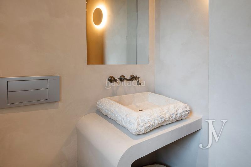 Foto 4d001257-415a-412a-aa4f-1f9e11678940. Xalet amb xemeneia calefacció aparcament piscina a Madrid