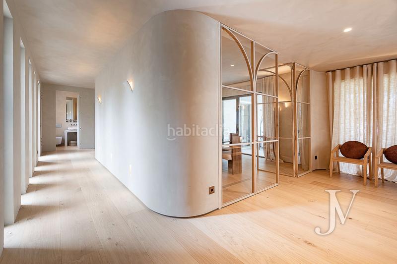 Foto 836e3e2d-1d9b-4a26-b365-2e8c7228ff7a. Xalet amb xemeneia calefacció aparcament piscina a Madrid