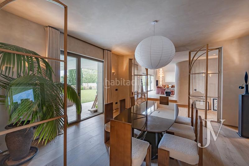 Foto b1af11e2-4e4c-4bba-a7a1-b1d882238db3. Xalet amb xemeneia calefacció aparcament piscina a Madrid