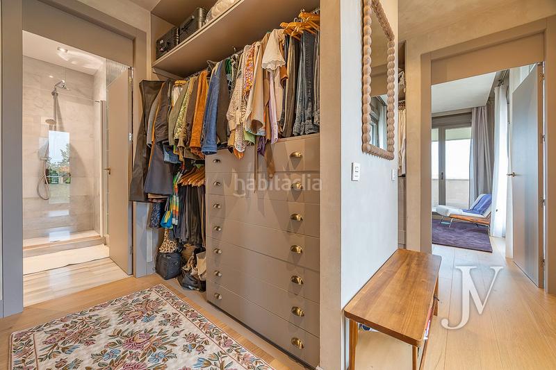 Foto d8a209ba-1c6a-4347-89f8-d0abacccbd74. Xalet amb xemeneia calefacció aparcament piscina a Madrid