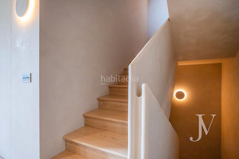 Foto df0ff651-b374-4ff3-a682-aa6a457b6d6f. Xalet amb xemeneia calefacció aparcament piscina a Madrid