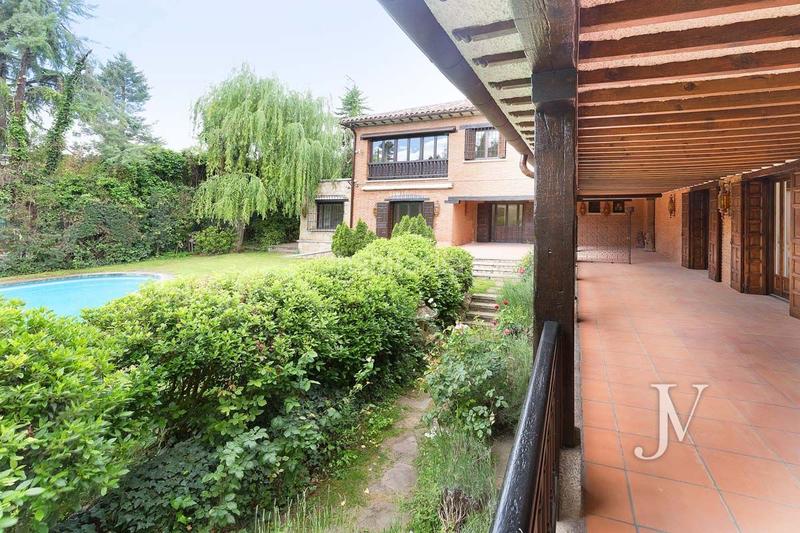 Foto 36c4b89b-886a-457f-9511-03b0d1367511. Rent chalet with heating parking pool in Ciudad Universitaria Madrid