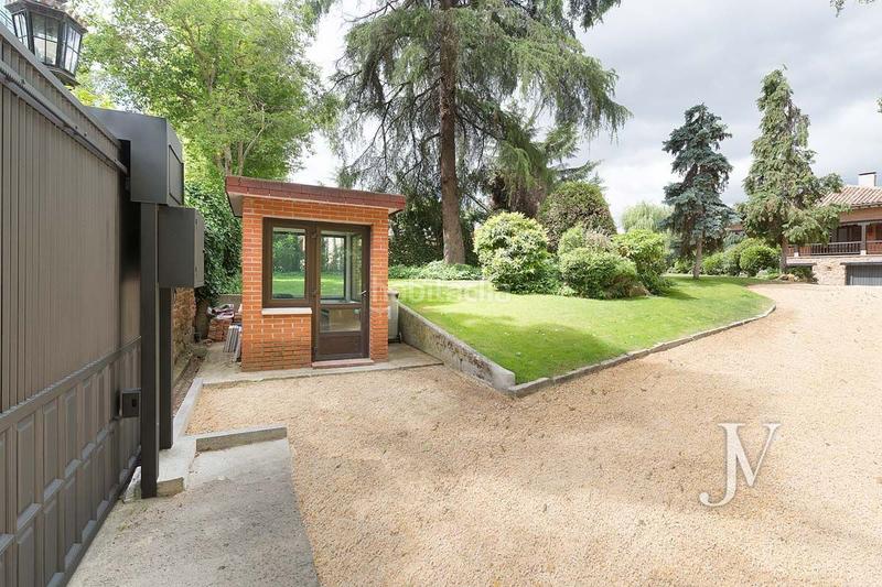 Foto 0893dd79-0d56-493b-bfc8-7b2f72e5de37. Location chalet avec chauffage parking piscine dans Madrid