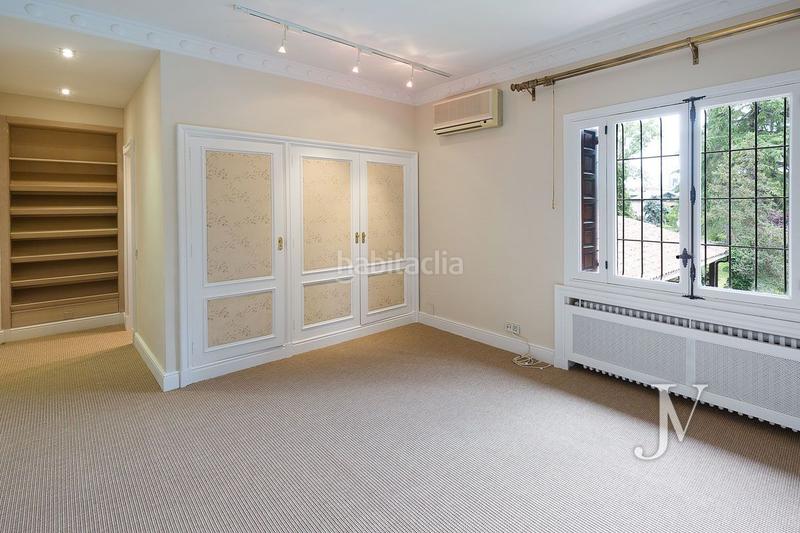 Foto 1837dd1d-d2c3-46fc-b94e-12225f843c21. Location chalet avec chauffage parking piscine dans Madrid