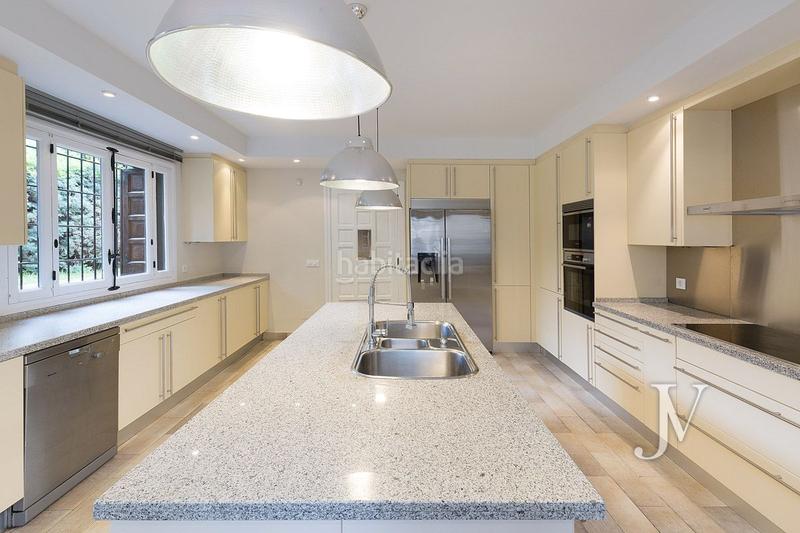 Foto 74e894a0-d4e5-4d2e-9afb-b5b3968dff47. Affitto chalet con riscaldamento parcheggio piscina in Madrid