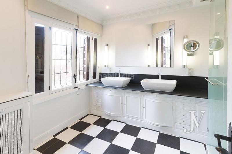 Foto 8bb050f7-2339-4791-ac5d-f641374f7670. Lloguer xalet amb calefacció aparcament piscina a Madrid