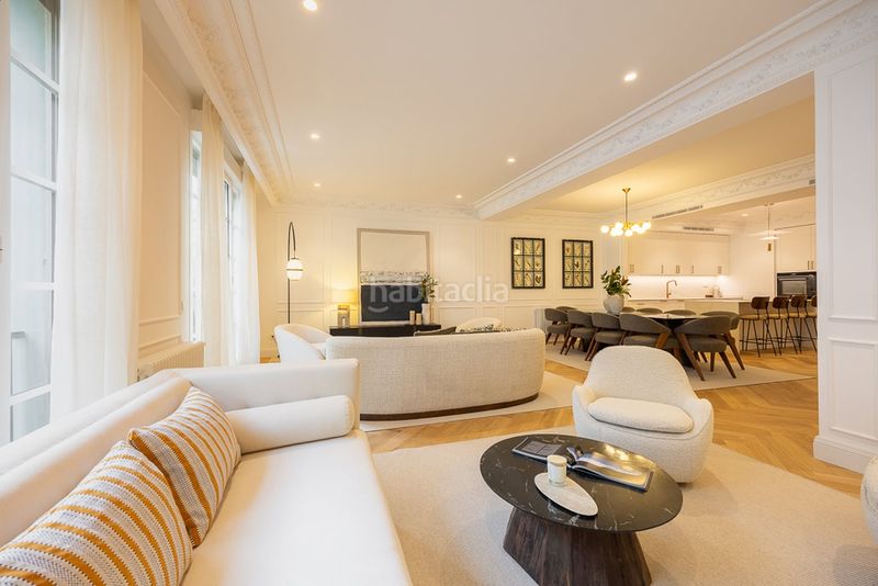 Foto 5ae37696-7bc5-4b62-a1db-437b44b3fcdd. Pis amb calefacció a Castellana Madrid