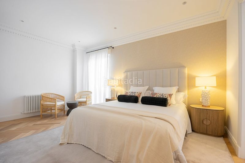 Foto f94ac072-6b37-45e5-8965-af9ca1bbcd93. Pis amb calefacció a Castellana Madrid