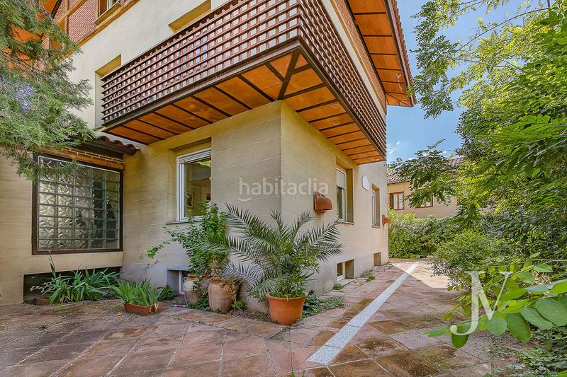 Chalet en glorieta de fuentidueñas 6 chalet independiente en la colonia del retiro, barrio Niño Jesús, a 10 minutos caminando del parque del retiro en Madrid - Imagen 2